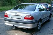 Toyota Avensis I седан (2000-2003)