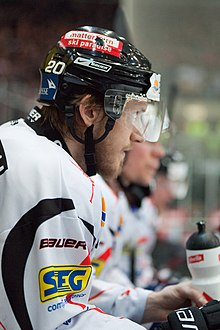 Kim Lindemann - Lausanne Hockey Club vs. HC Viège, 01.04.2010.jpg