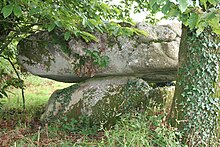 Dolmen plouray.JPG