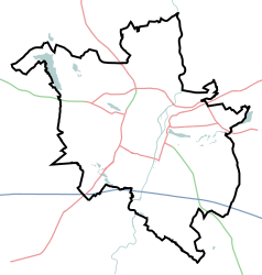 Mapa konturowa Poznania, blisko centrum u góry znajduje się punkt z opisem „Pomnik Harcerski na Boninie”