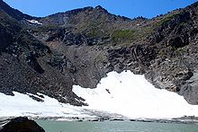 Cup Lake looking up at Deadhorse Pass (dip in the ridge on the right).