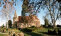 Kirche mit Trockenmauer