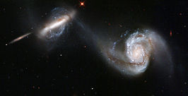 NGC 3808 (rechts) en NGC 3808A (links)