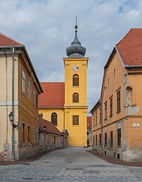 La tour méridionale de l'église Saint-Michel d'Osijek (Croatie). (définition réelle 3 852 × 4 934)