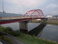 1. 岩神渡し跡。現在は下流側に巴橋がかかる。