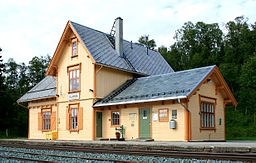 Glåmos järnvägsstation