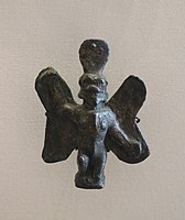 Estatuilla de bronce de Pazuzu en cuclillas. Museo del Louvre.