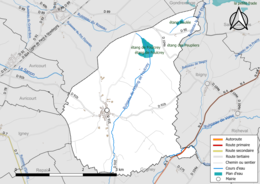 Carte en couleur présentant le réseau hydrographique de la commune