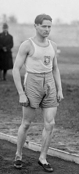 Joseph Guillemot aan de start voor zijn recordpoging op de 3000 m in het Pershing Stadion op 7 november 1920.