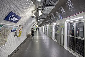 La station de la ligne 4, à la suite de l'installation des portes palières.