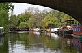 Berlin-Tiergarten: Wohnboote auf dem Flutgraben des Landwehrkanals an der Kanal-Unterschleuse.