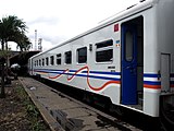 Kereta Kelas Ekonomi AC New Livery.