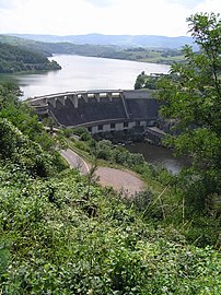 Le barrage et le lac de Villerest