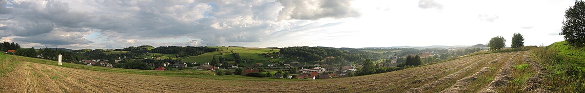 Panorama vido al Luka nad Jihlavou direkte de Vysoké Studnice