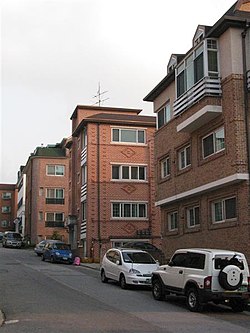 One of the streets of Bundang-dong