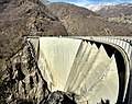 Die Staumauer der Talsperre Verzasca