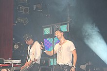 Mœnia performing, 2007. Alex Midi (centre left) and Alfonso Pichardo (centre right).