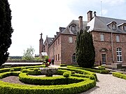 Le couvent du mont Saint Odile vu du jardin.