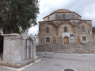 View of the fountain and the mosque from the north.