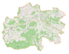 Mapa konturowa powiatu limanowskiego, po prawej nieco na dole znajduje się punkt z opisem „Roztoka”