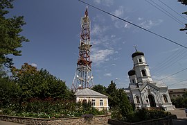 La tour de télévision, l'église de la Nativité classée[5]