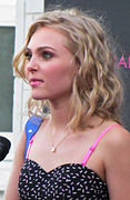 AnnaSophia Robb interprète Carrie.