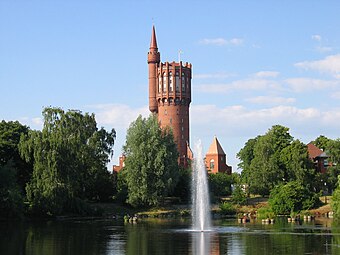 Старая воданапорная вежа — адна з асноўных славутасцяў Ландскруны.