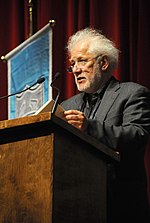 Ondaatje s'exprimant à l'Université de Tulane, 2010