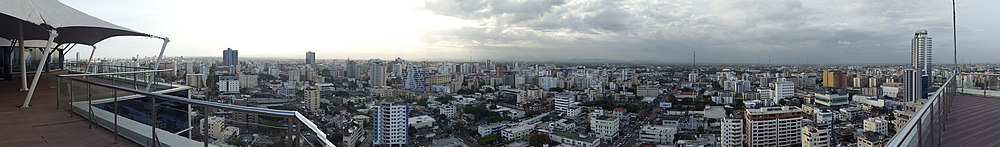 Panorama vido de la urbo centro