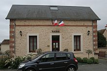 Villaines-la-Gonais - mairie.JPG