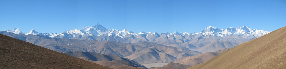 Nord siden set fra Tibet, med bjergene Makalu, Lhotse, Mount Everest, Gyachung Kang och Cho Oyu.