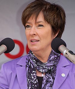 Mona Sahlin pitämässä puhetta vappuna 2011.