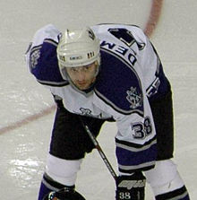 Photographie de Demitra avec le maillot des Kings