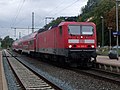 Eine Regionalbahn nach Naumburg fährt auf Gleis 2 in Kronach ein