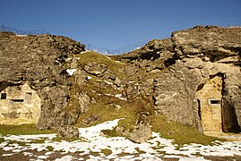 Une des voûtes de la caserne de Douaumont, effondrée après un coup au but d'un obus français de 400 mm.