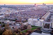 Gezicht op de Rivierenbuurt-Zuid vanaf de Dinkelflat. De Lekstraat (links) is deels zichtbaar).