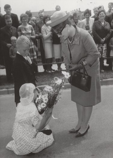 Boeket wylde blommen foar Prinsesse Margriet dy't de iepening yn 1965 útfierde