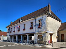 Marchaux, la mairie-lavoir.jpg