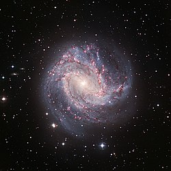 M83 南の回転花火銀河