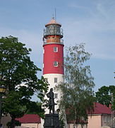 Leuchtturm mit Denkmal Peter I.