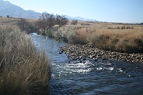 Krokodilrivier stroomop van die Kwenadam