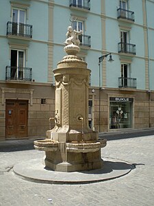 Fuente de Neptuno ubicada en la plaza del Consejo