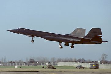 SR-71 Blackbird lądujący w RAF Mildenhall, 1985 r.