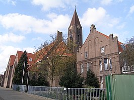 De Sint-Gertrudiskerk vanuit het zuiden.