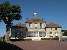 Monneville mairie 4.JPG