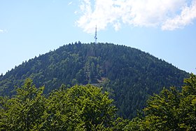 Rocher du Coucou pris depuis le château du Frankenbourg.