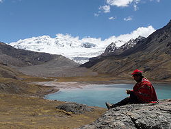 The lake Siwinaqucha with the mountain Chumpi in the background