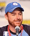 Scott Grimes interpreta Archie Morris