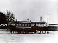 Un tram davanti alla Ghirlanda