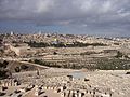 Vue élargie de l'enceinte du Temple avec la coupole du dôme du Rocher, de nos jours